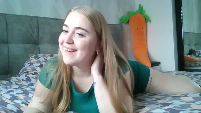 Kate Moan online show from February 13, 7:48 am