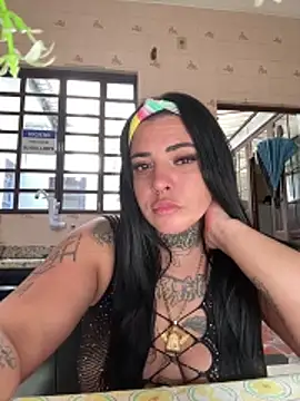 annycavalona online show from November 11, 7:58 pm