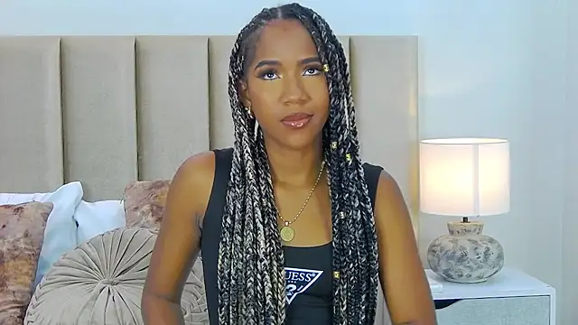 Snapshot of SienaVoss chatting on November 15, 12:13 pm SienaVoss online show from November 15, 12:13 pm