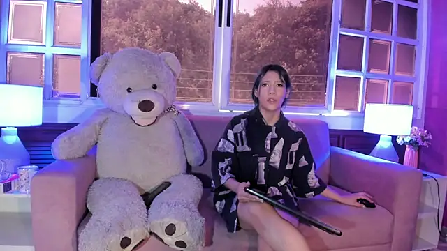 ReiAyanamy online show from November 27, 8:00 pm