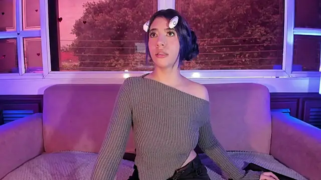 ReiAyanamy online show from April 10, 9:30 pm