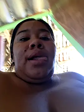 Snapshot of Sarahy- chatting on July 6, 3:36 pm Sarahy- online show from July 6, 3:36 pm