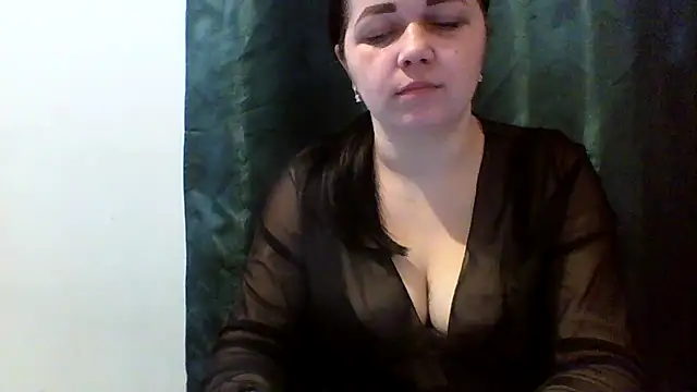 Snapshot of Vitalina282128 chatting on February 22, 8:57 am Vitalina282128 online show from February 22, 8:57 am