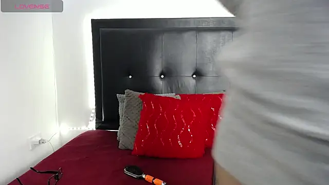 perla stone 20 online show from February 3, 12:31 am