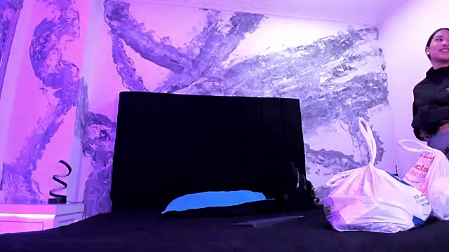 Snapshot of lilithDraven_ chatting on February 10, 4:05 am lilithDraven online show from February 10, 4:05 am