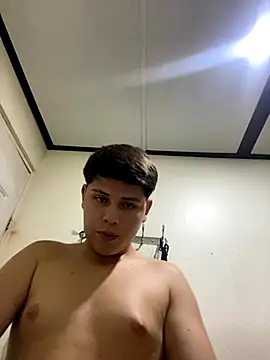 Snapshot of luisDi07 chatting on November 11, 7:41 am luisDi07 online show from November 11, 7:41 am