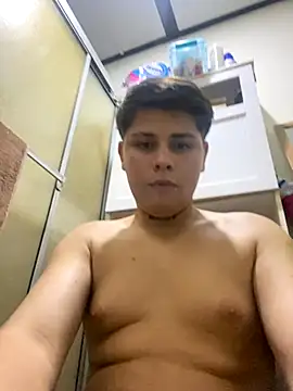 Snapshot of luisDi07 chatting on November 27, 4:36 am luisDi07 online show from November 27, 4:36 am