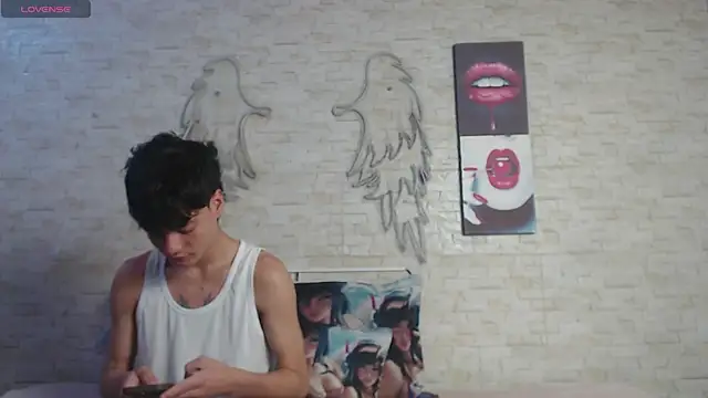 axel milo kairo and noa online show from January 9, 4:32 pm