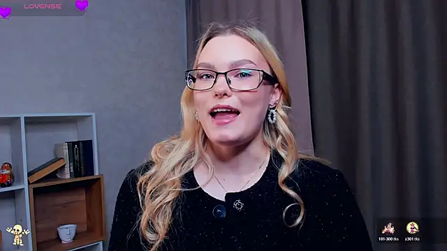 Snapshot of HyoGrodin chatting on November 11, 5:18 am HyoGrodin online show from November 11, 5:18 am