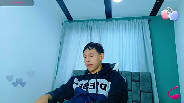 FelipeGonzalezz online show from November 16, 12:44 pm