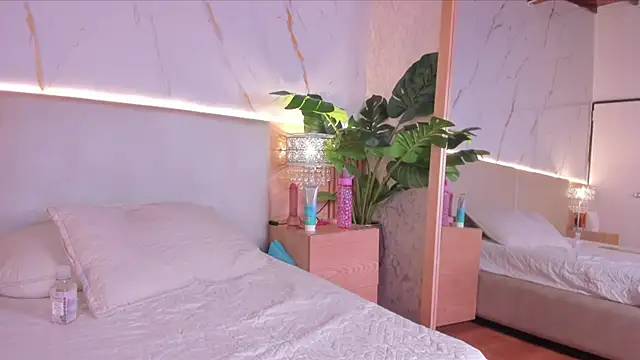 april grey11 online show from December 19, 6:37 pm