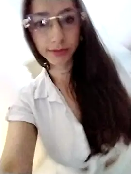 Snapshot of Samantha_curvy1 chatting on November 20, 6:18 pm Samantha curvy1 online show from November 20, 6:18 pm