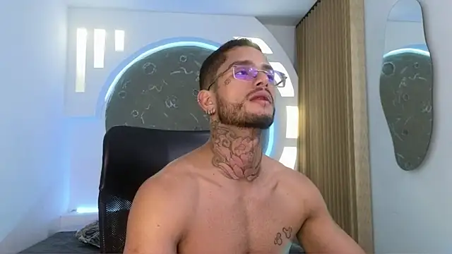 Snapshot of Alanrodgers chatting on February 1, 10:36 am Alanrodgers online show from February 1, 10:36 am