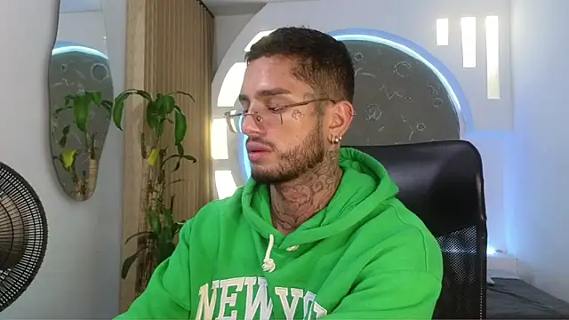 Snapshot of Alanrodgers chatting on February 3, 11:59 am Alanrodgers online show from February 3, 11:59 am