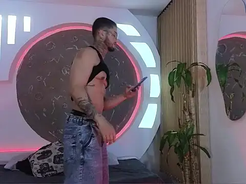 Snapshot of Alanrodgers chatting on February 14, 11:29 am Alanrodgers online show from February 14, 11:29 am