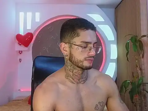 Snapshot of Alanrodgers chatting on February 15, 10:36 am Alanrodgers online show from February 15, 10:36 am