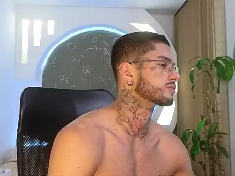 Snapshot of Alanrodgers chatting on February 16, 11:28 am Alanrodgers online show from February 16, 11:28 am