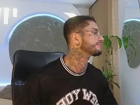 Snapshot of Alanrodgers chatting on February 18, 12:56 pm Alanrodgers online show from February 18, 12:56 pm