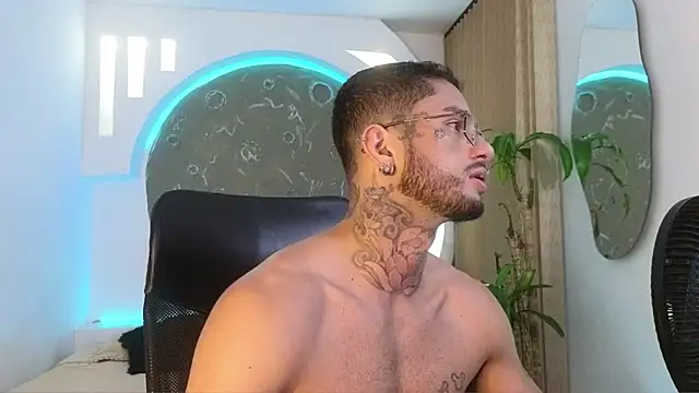 Snapshot of Alanrodgers chatting on February 22, 11:31 am Alanrodgers online show from February 22, 11:31 am