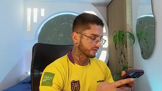 Snapshot of Alanrodgers chatting on March 7, 11:29 am Alanrodgers online show from March 7, 11:29 am