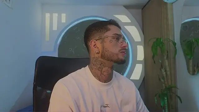 Snapshot of Alanrodgers chatting on March 15, 11:27 am Alanrodgers online show from March 15, 11:27 am