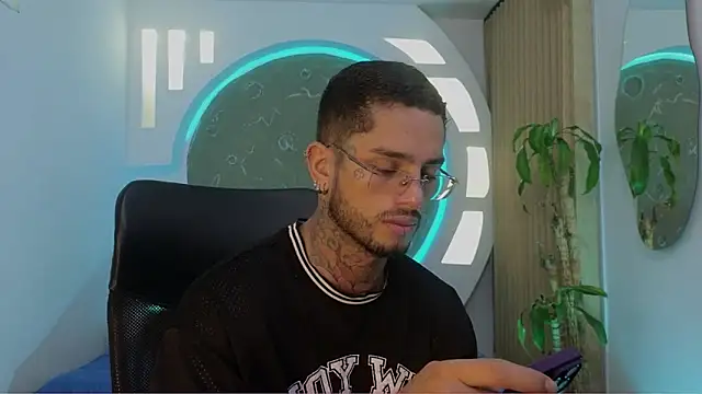 Snapshot of Alanrodgers chatting on March 20, 11:48 am Alanrodgers online show from March 20, 11:48 am