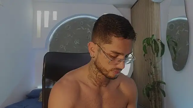 Snapshot of Alanrodgers chatting on March 30, 12:50 pm Alanrodgers online show from March 30, 12:50 pm