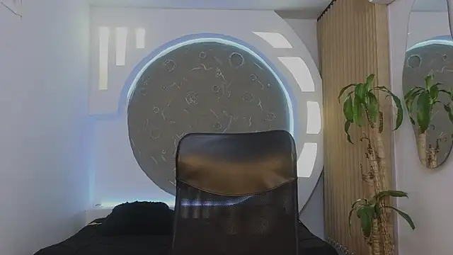 Snapshot of Alanrodgers chatting on April 2, 11:19 am Alanrodgers online show from April 2, 11:19 am