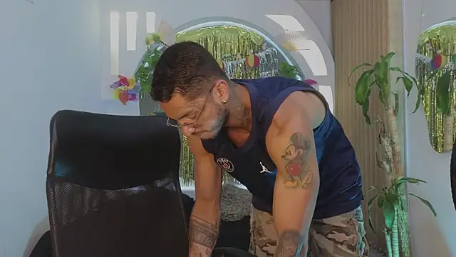 Snapshot of Alanrodgers chatting on April 4, 12:46 pm Alanrodgers online show from April 4, 12:46 pm