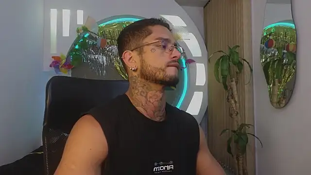 Snapshot of Alanrodgers chatting on April 6, 11:22 am Alanrodgers online show from April 6, 11:22 am