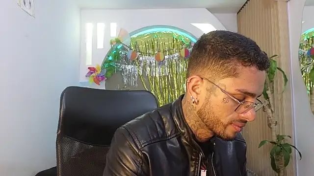 Snapshot of Alanrodgers chatting on April 9, 1:38 pm Alanrodgers online show from April 9, 1:38 pm