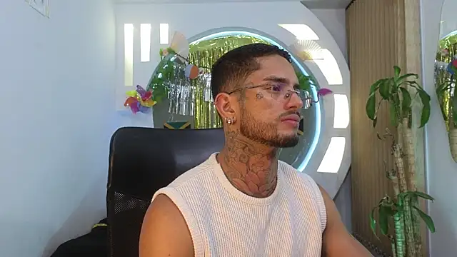 Snapshot of Alanrodgers chatting on April 12, 11:26 am Alanrodgers online show from April 12, 11:26 am