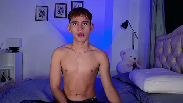 estebanperez 26 online show from March 31, 10:48 am