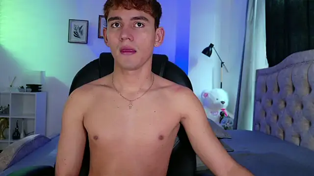 estebanperez 26 online show from April 1, 12:17 pm