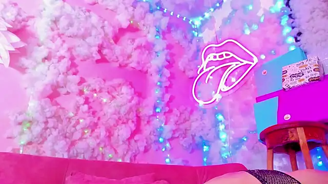 ivy ary online show from December 5, 8:05 pm