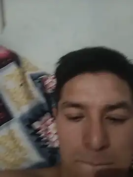 Snapshot of blanquito1099 chatting on June 12, 1:04 am blanquito1099 online show from June 12, 1:04 am