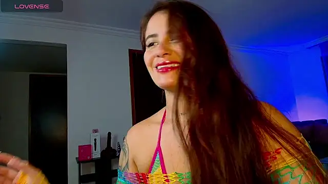 Snapshot of Loreleibell_ chatting on November 18, 2:28 am Loreleibell online show from November 18, 2:28 am