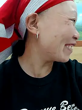 girl-hot2x online show from January 10, 12:40 pm