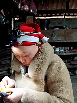 girl-hot2x online show from February 9, 8:51 am