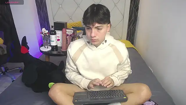 Samu FoXXX online show from November 13, 8:19 pm