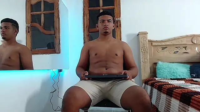 Snapshot of mathews___ chatting on November 12, 5:19 am mathews online show from November 12, 5:19 am