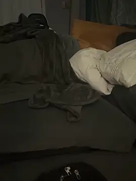 wearefreaks08 online show from April 19, 9:30 am