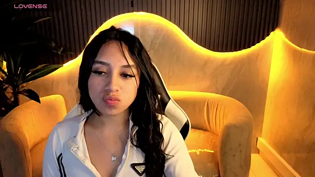 Snapshot of Juliana_Tx chatting on February 25, 12:48 pm Juliana Tx online show from February 25, 12:48 pm