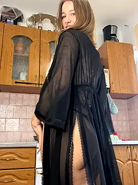 Snapshot of yourladyMary chatting on November 25, 2:22 am yourladyMary online show from November 25, 2:22 am