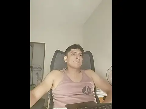 Snapshot of romdem chatting on November 12, 6:25 am romdem online show from November 12, 6:25 am