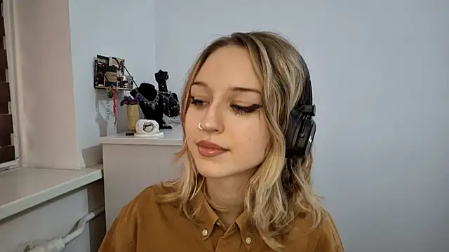 SilvanaKelson online show from November 11, 10:26 am