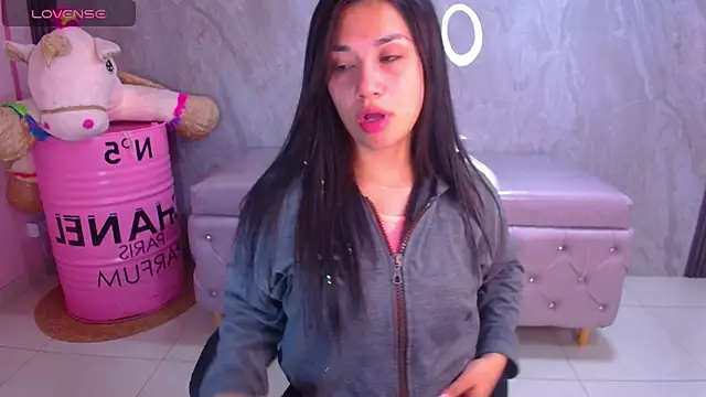 Violetta jhonson a online show from December 18, 3:56 am