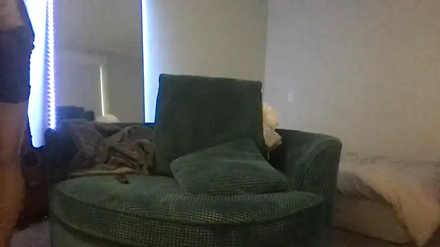 Snapshot of sculpteddesire chatting on November 27, 9:17 pm sculpteddesire online show from November 27, 9:17 pm