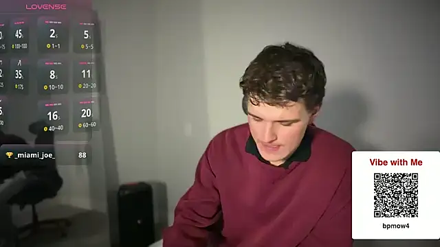 Snapshot of sculpteddesire chatting on March 27, 4:40 am sculpteddesire online show from March 27, 4:40 am