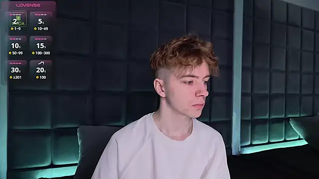 Paul Holt online show from December 5, 8:27 pm